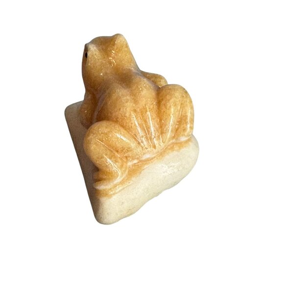 Carved Calcite Frog Figurine 3" Long Handcrafted Natural Stone Sculpture Yellow - Picture 3 of 6